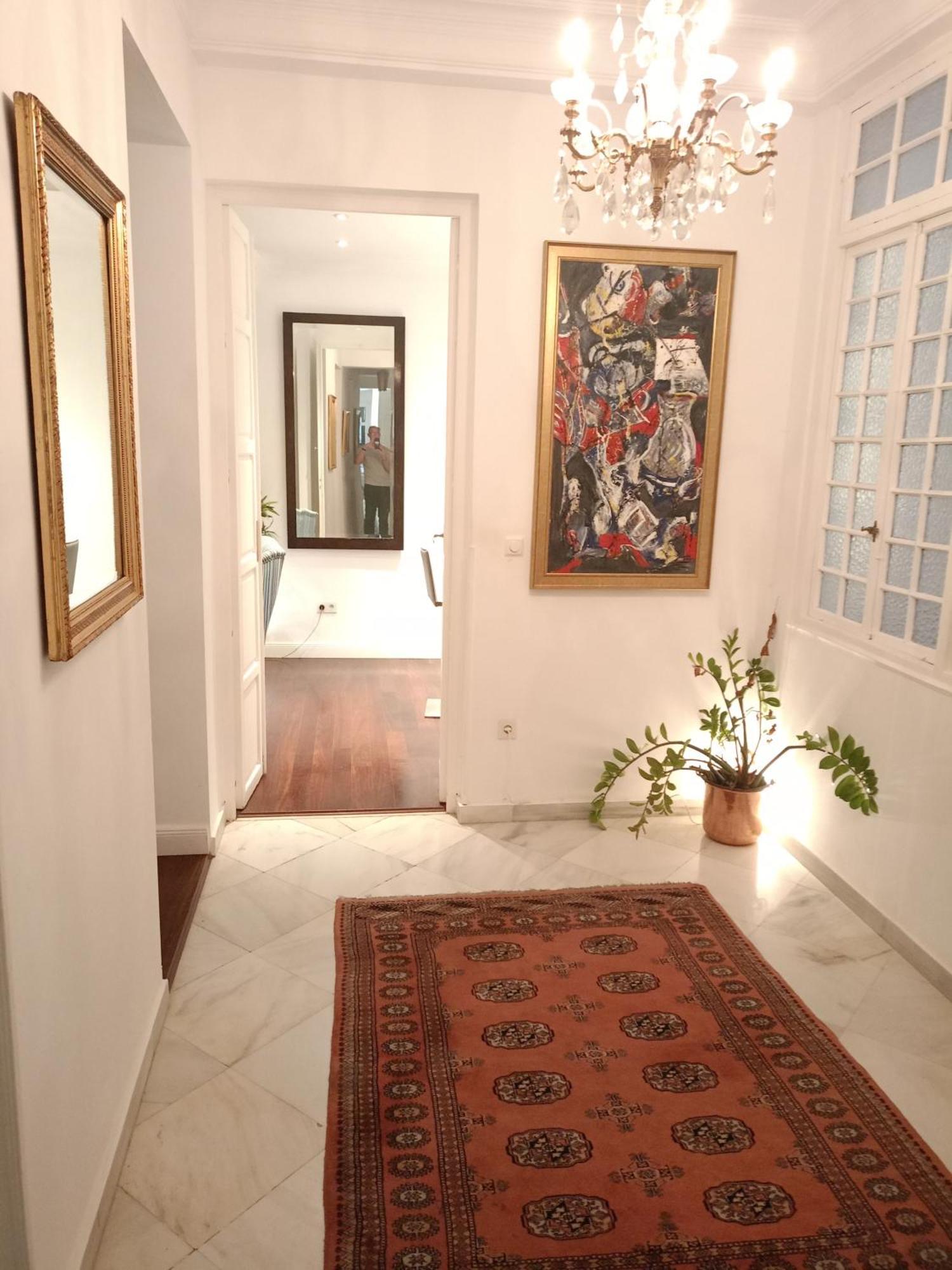 Small Stylish Room With Comfortable Queen-Size Bed In Very Large, Beautifully Decorated Shared Flat In The Historic Centre Of Málaga Exterior foto